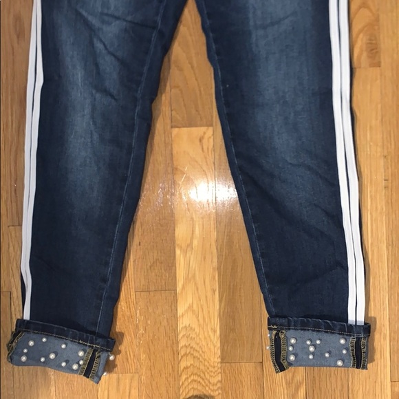One of a kind dark wash jeans - Picture 2 of 3